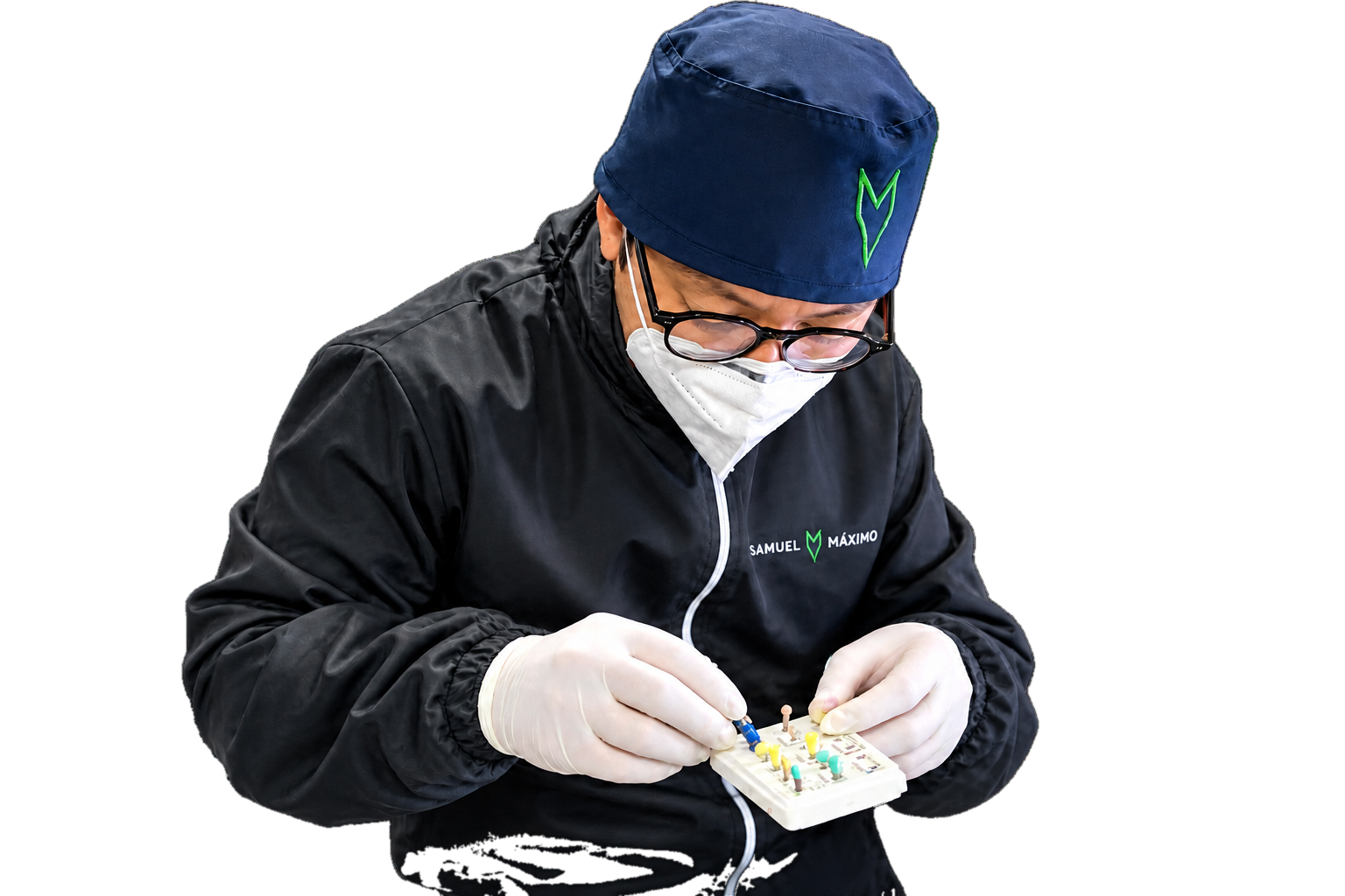 Dr. Samuel Máximo, especialista en odontología